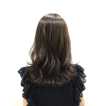 アッシュベージュ